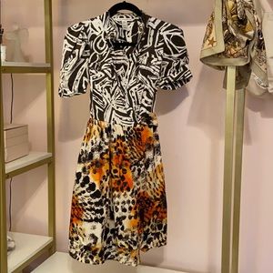 Diane con Furstenberg African print wrap dress